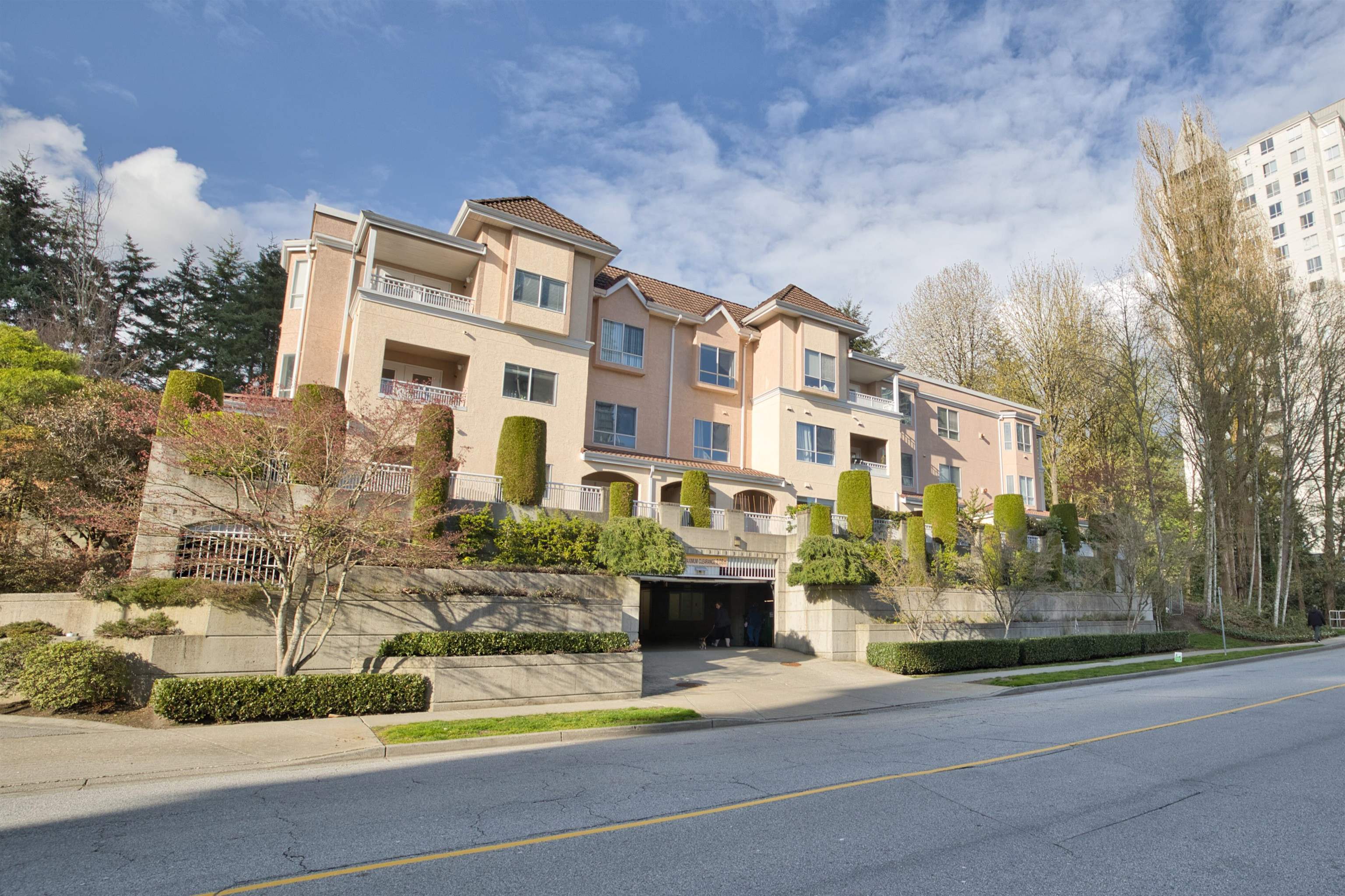 303-515 WHITING WAY, Coquitlam, British Columbia V3J 7W9, 2 Bedrooms Bedrooms, ,2 BathroomsBathrooms,Residential Attached,For Sale,R2870519