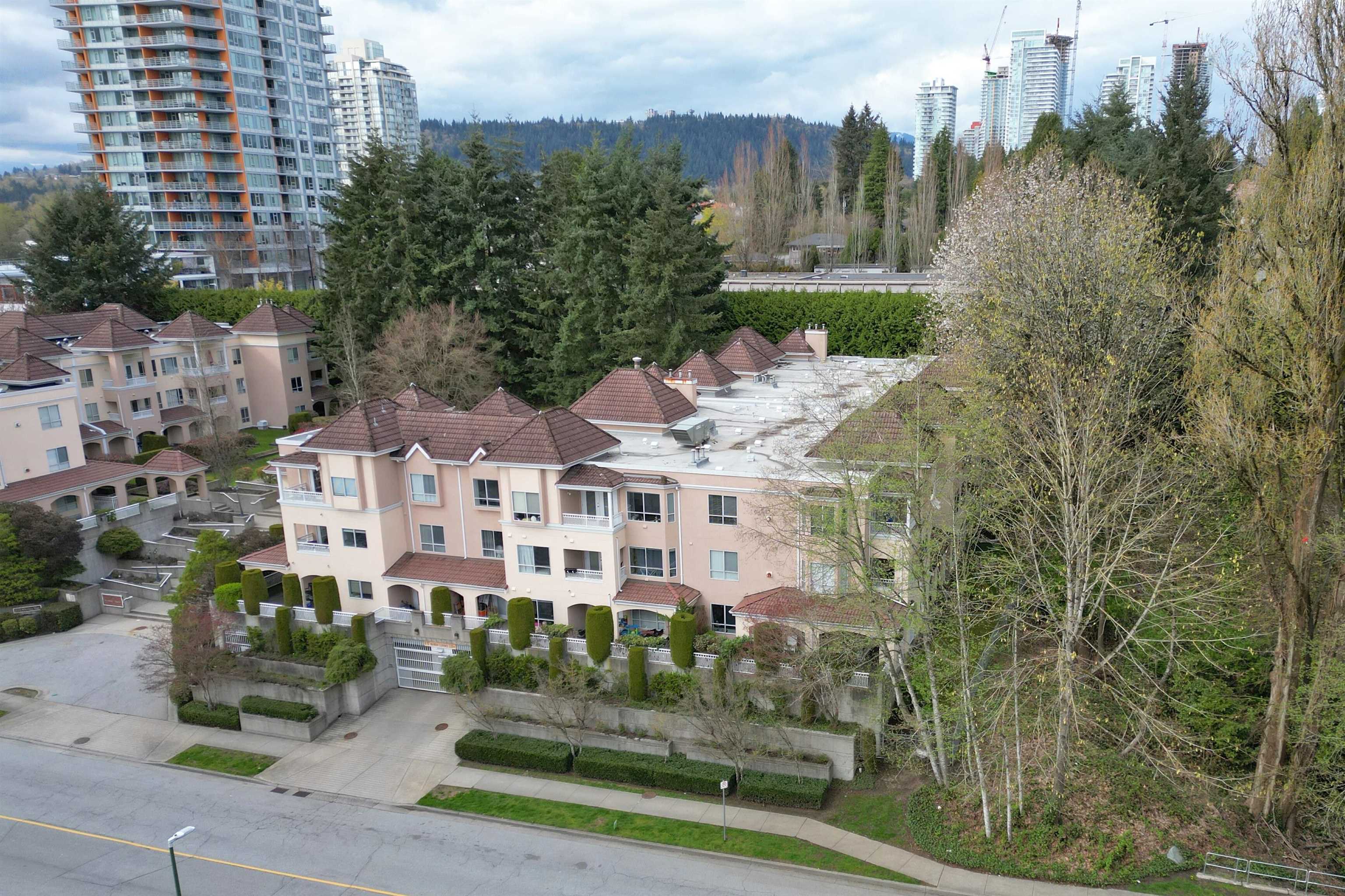303-515 WHITING WAY, Coquitlam, British Columbia V3J 7W9, 2 Bedrooms Bedrooms, ,2 BathroomsBathrooms,Residential Attached,For Sale,R2870519