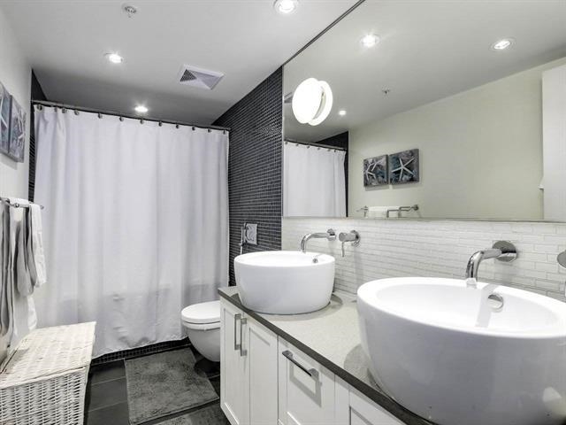 301-1762 DAVIE STREET, Vancouver, British Columbia V6G 1W2, 2 Bedrooms Bedrooms, ,2 BathroomsBathrooms,Residential Attached,For Sale,R2870234