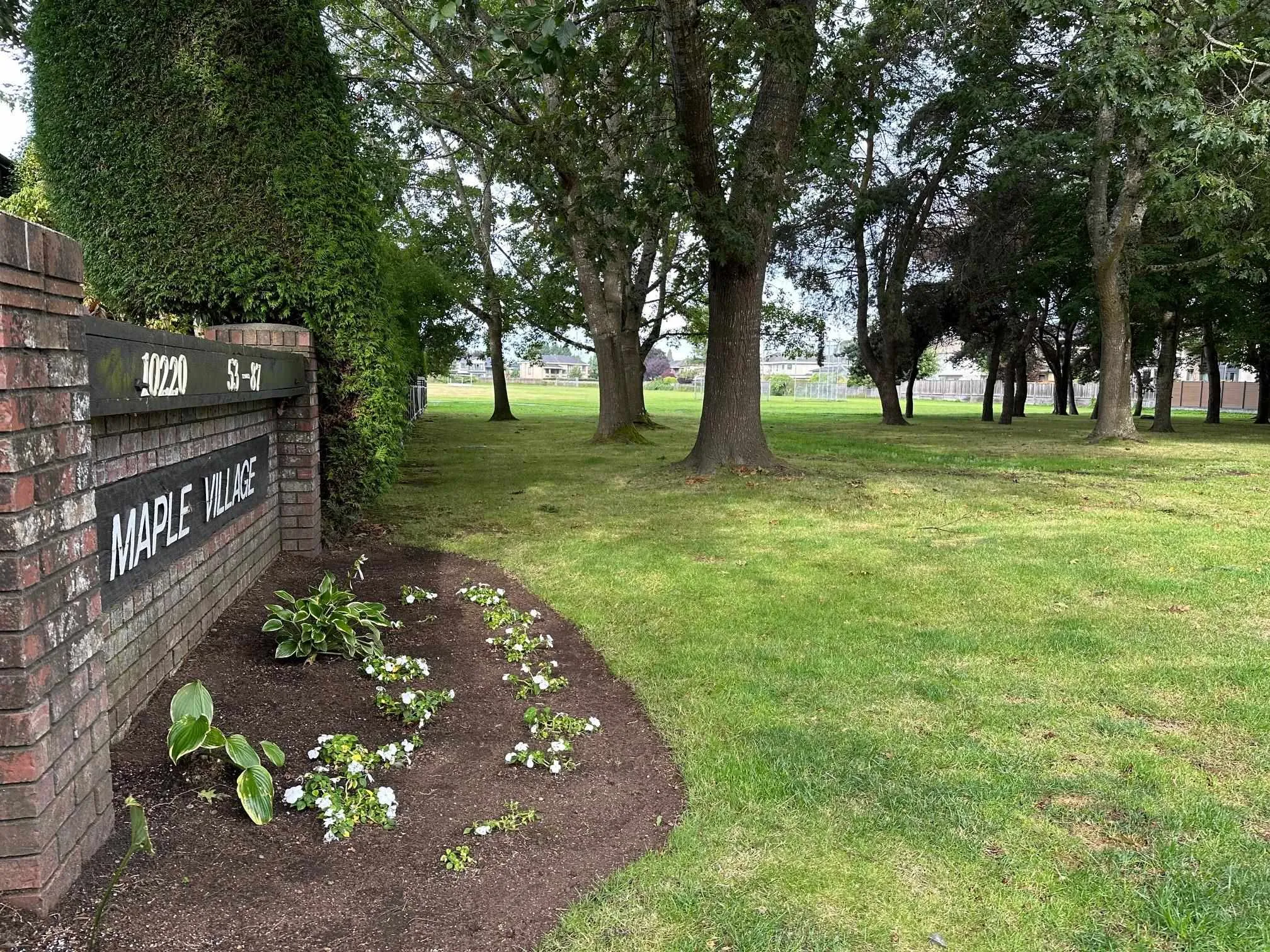 Unit 79 is located near the entrance of the complex and backs onto Maple Lane School Park. Walking trails lead from the Dunoon side of the park to the elementary school.