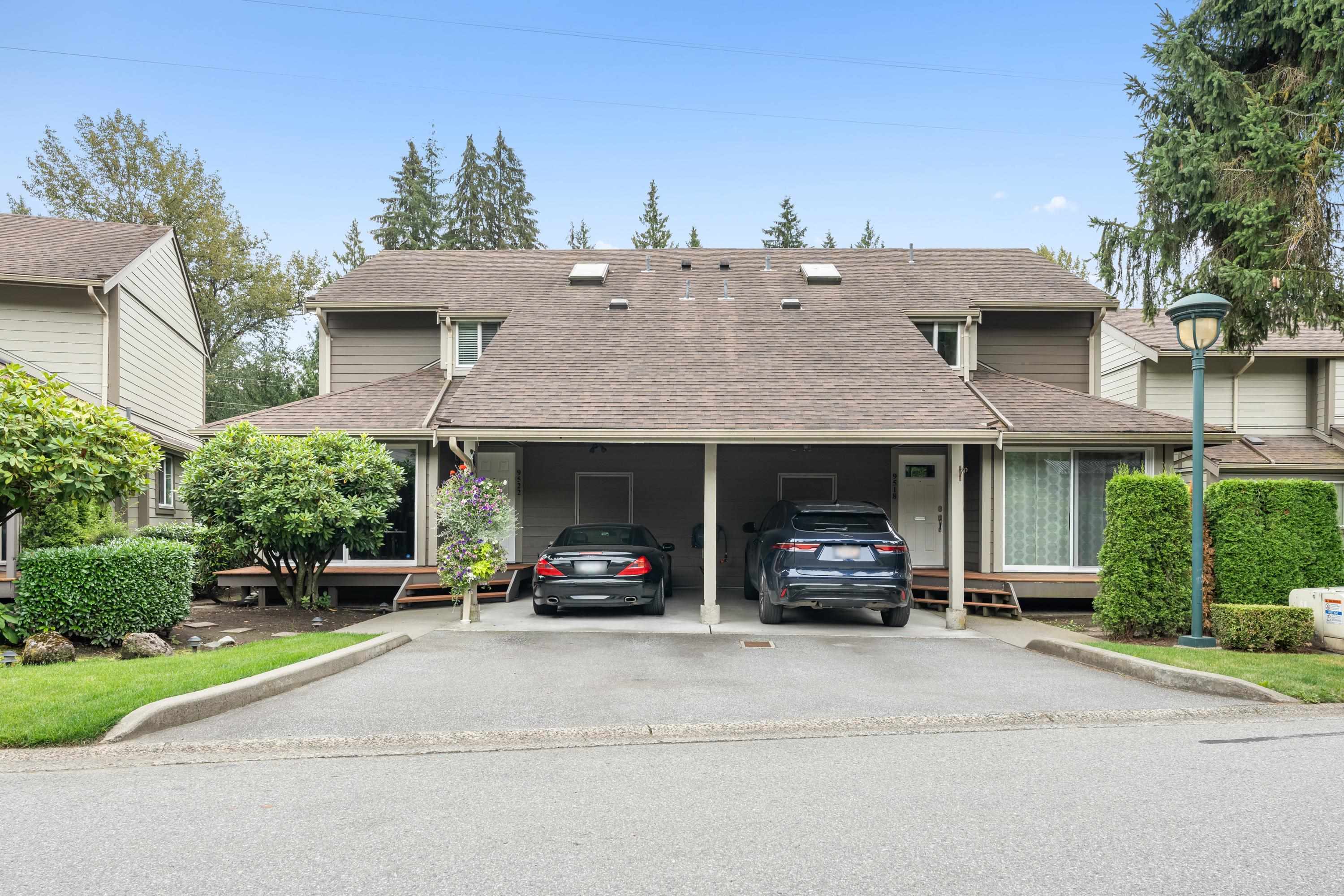 DUPLEX STYLE TOWNHOUSE