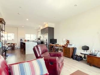 Spacious Open concept with high 9ft ceiling