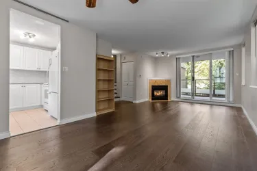 Large dining room with ample space for a large dinner