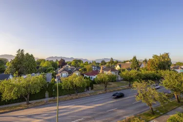 From Queen Elizabeth Gardens to the North Shore Mountains.