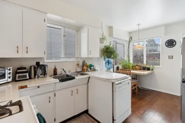 Kitchen with double-sink and dishwasher!