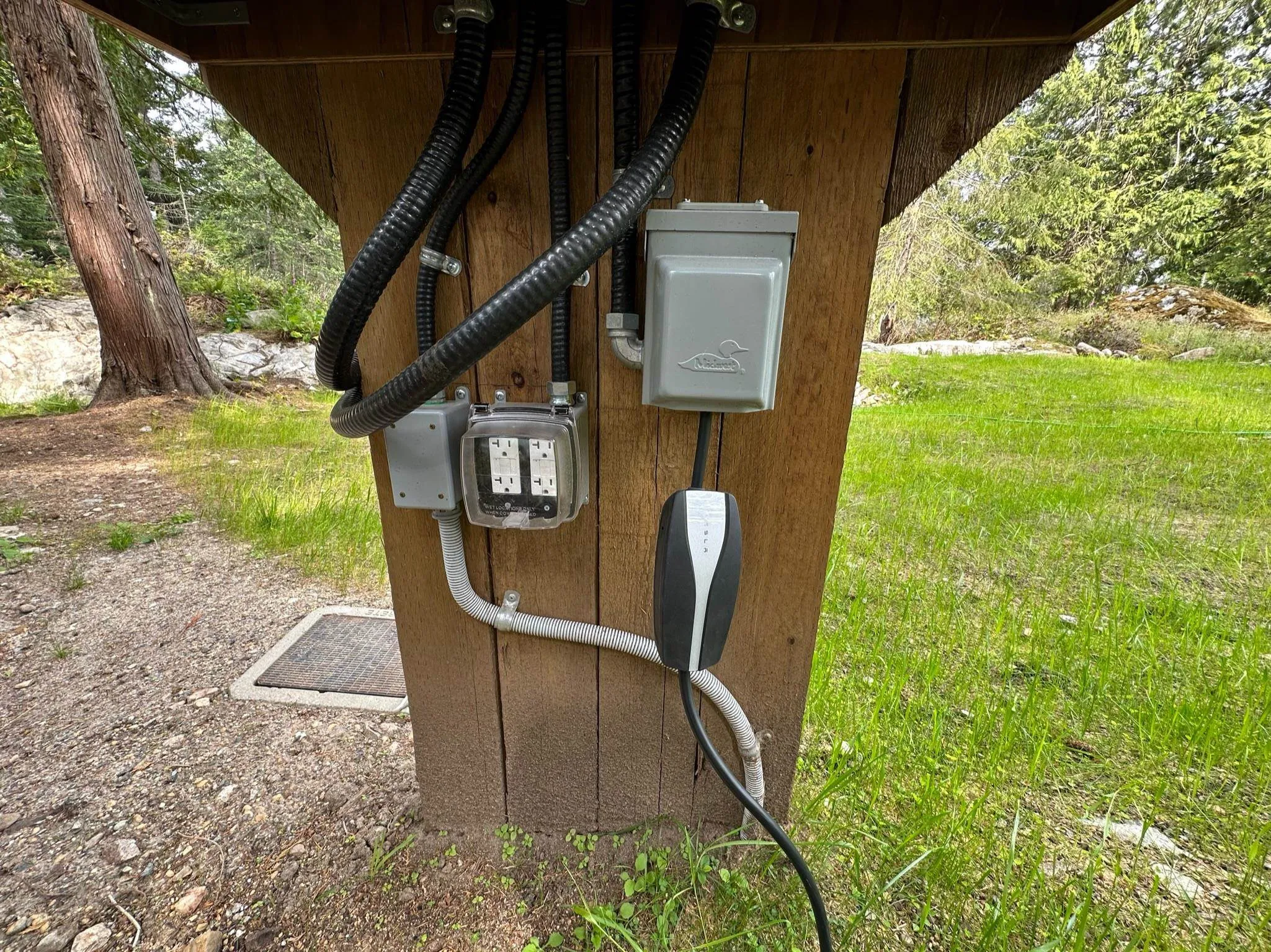 Permanent dual 200 amp hydro connections provide 400 amps of power, 120 volt outlets at the meter base, under ground 120 volt for additional outlets, NEMA 14-50 outlet and much more.